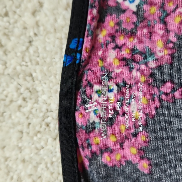 Tops - Picture 5 of 5